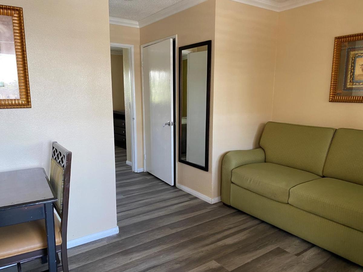 Travelodge By Wyndham Chatsworth Los Angeles Exteriör bild